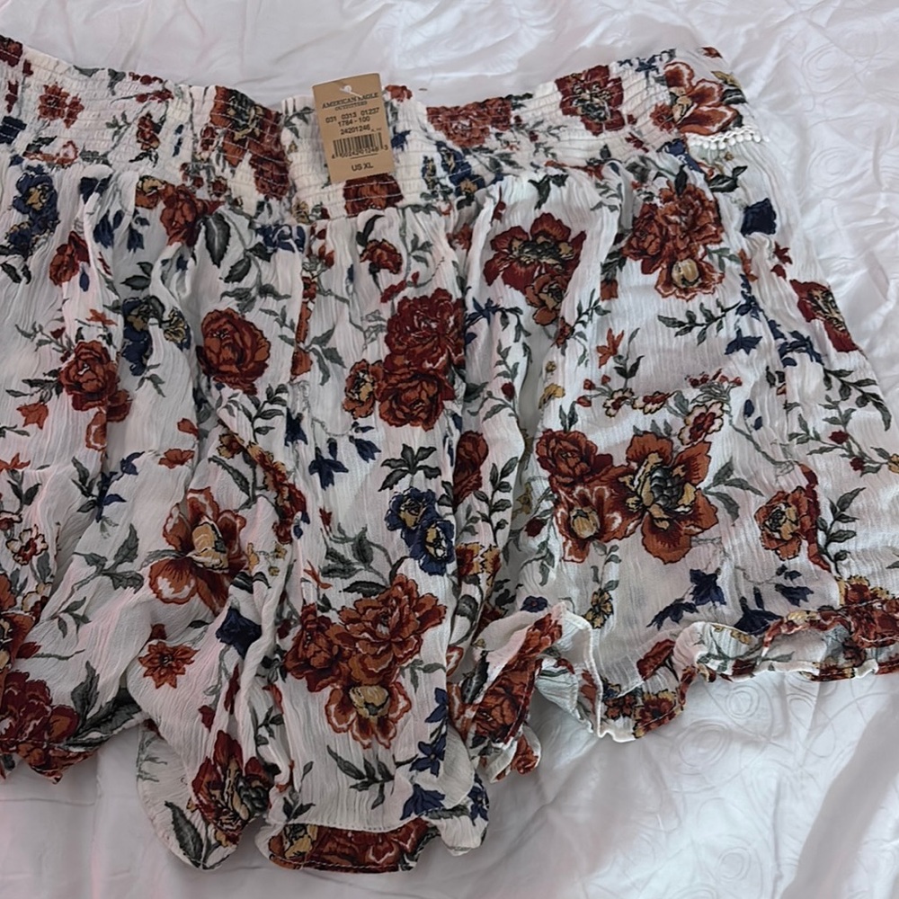American Eagle Outfitters High Waist White and Red Shorts